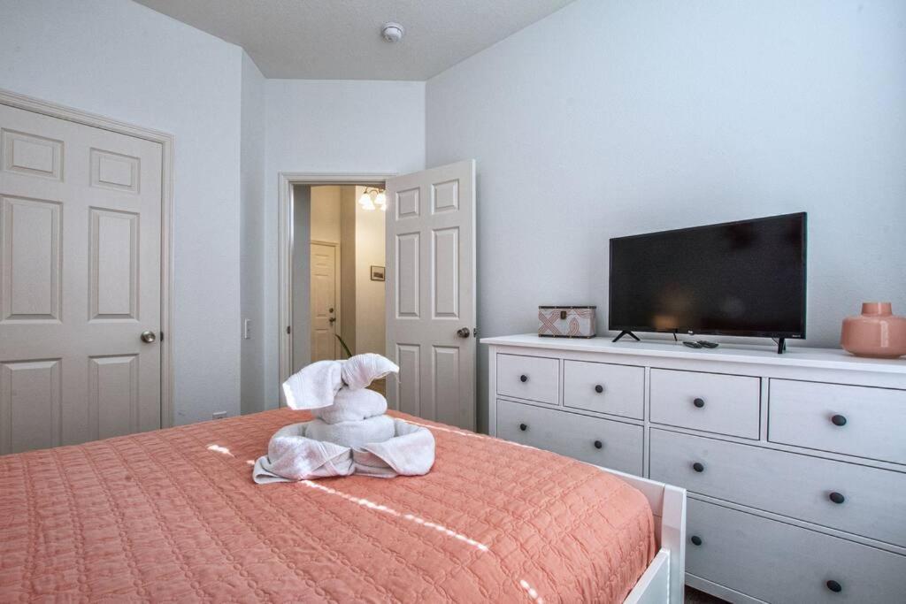 Pool In Famous Windsor Palms 4 Miles To Disney, Free Amenities *