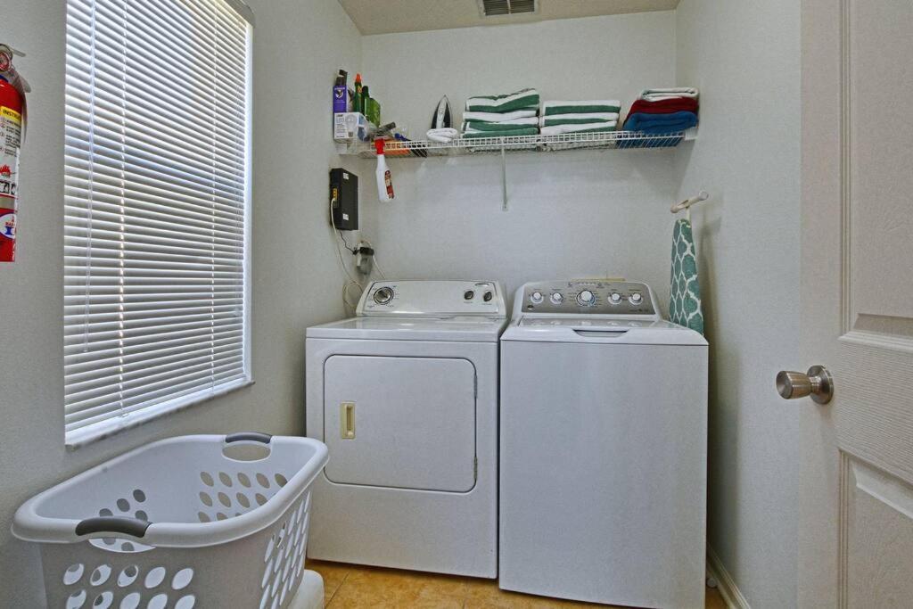 Pool In Famous Windsor Palms 4 Miles To Disney, Free Amenities Kissimmee